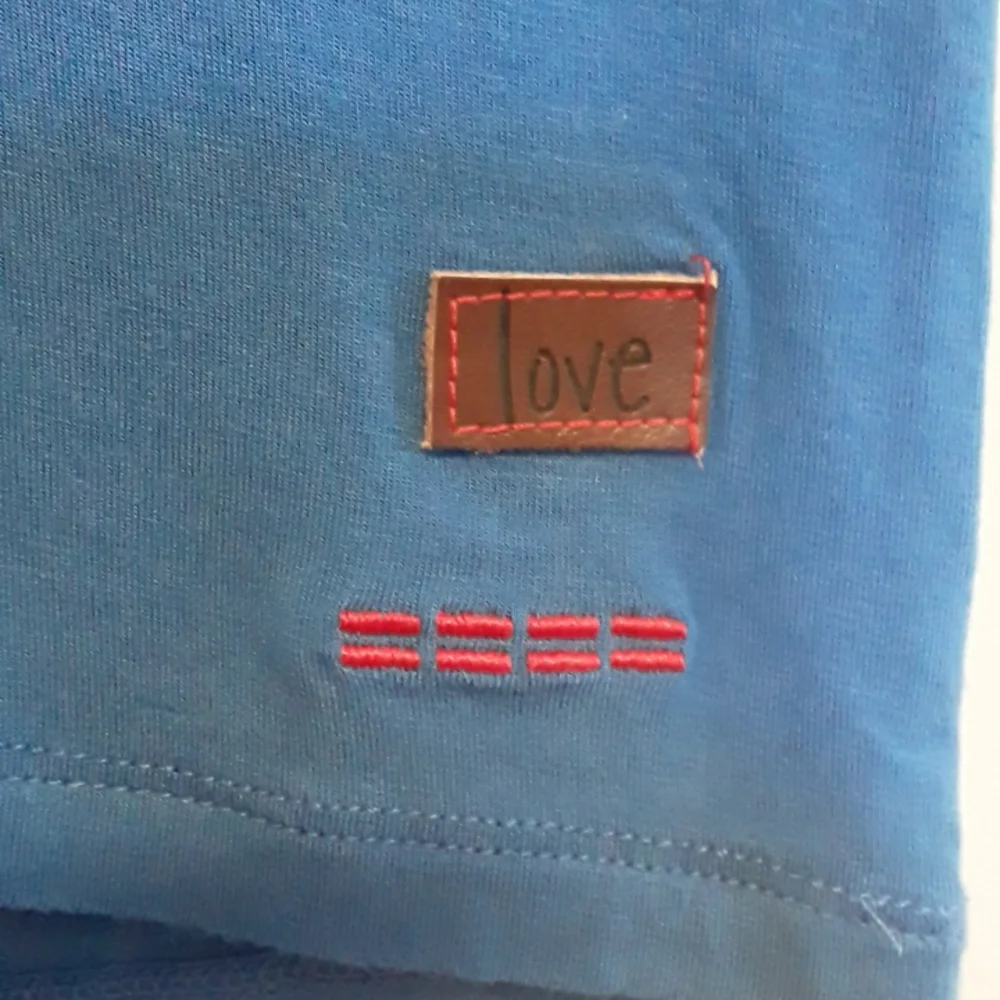NWT Peace Love World Boxy V-Neck T-Shirt Top, Blue, Size XS - Picture 4 of 7